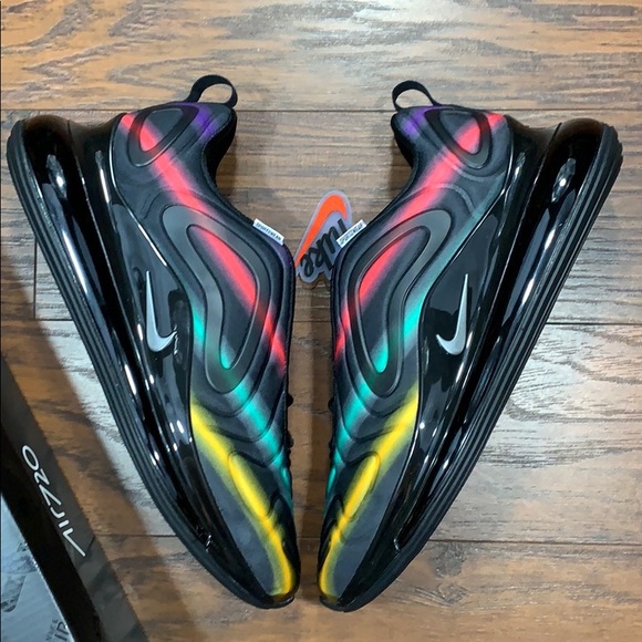 NIKE AIR MAX 720 Black/Metallic Silver - Picture 14 of 16